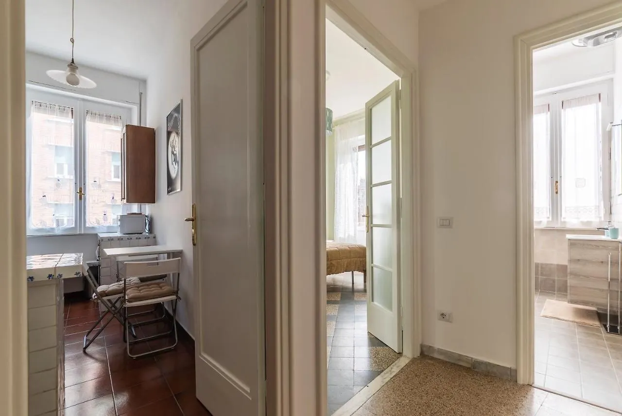 Bright Apt - San Pietro & Castel Sant'Angelo Rome Apartment